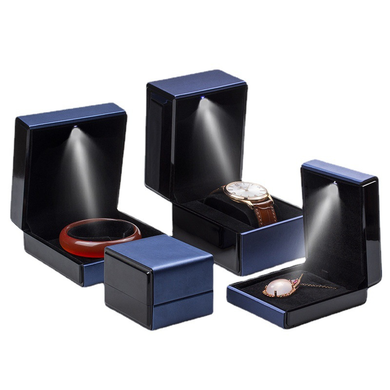 Creative LED Lamp Jewelry Ring Box Luxury Necklace Bracelet Packaging Brushed Leather Jewelry Box Necklace Box Jewelry 