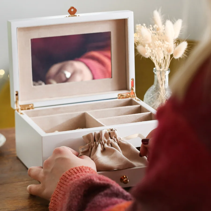 Small Suitcase Watch Gift Box Flower White Velvet Embroidery Necklace Jewelry Box Ring Boxes Bracelet Pendant Wooden Packaging