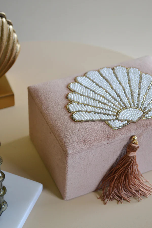 Luxury Velvet Seashell Pearl Jewelry Decorative Box Jewelry Packaging Box with Tassel Beaded Embroidered Jewelry Storage Box