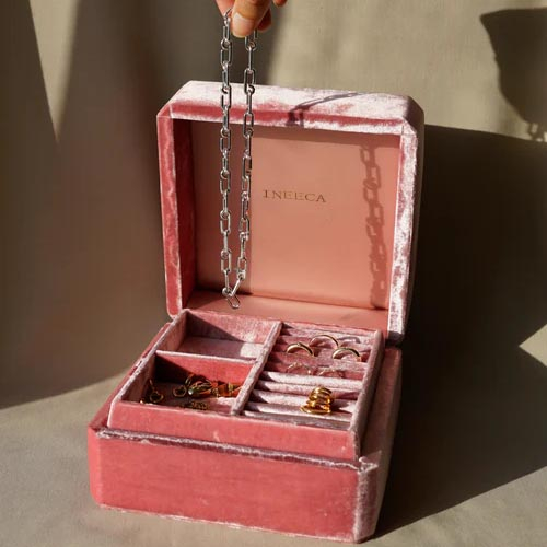 Timeless Touch Luxury Jewelry Box Organizer Pendant Earring Necklace Gift Box Custom Green Ring Velvet Packaging Jewelry Box
