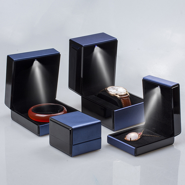 New Engagement Wedding Ring Box Jewelry Box With LED Lights Holiday Gift Jewelry Fashion Ring Display 