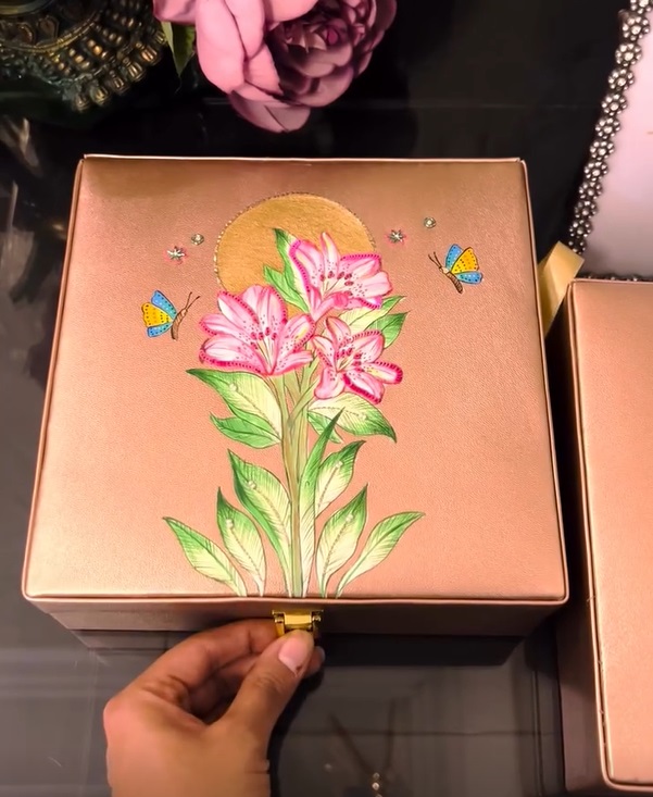 Wholesale Leather Vintage Necklace Watch Jewelry Box Manufacturer