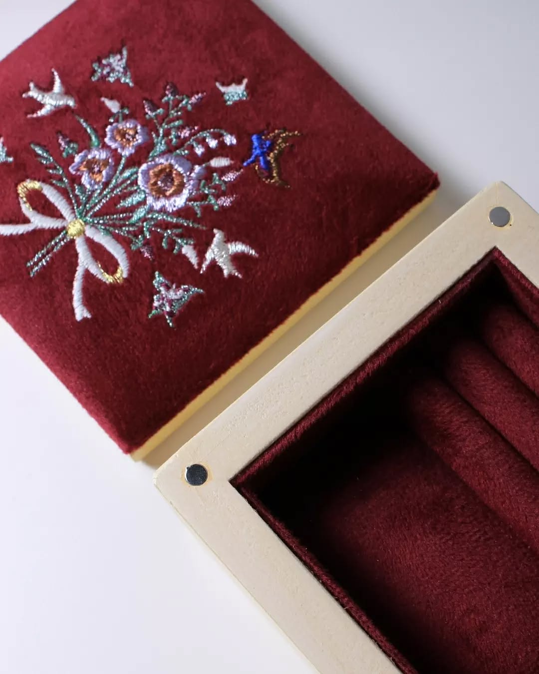 Hand Wooden Jewelry Ring Box Home Display Fabric Velvet Fabric Earring Storage Box Organizer MDF Embroidery Box Packaging