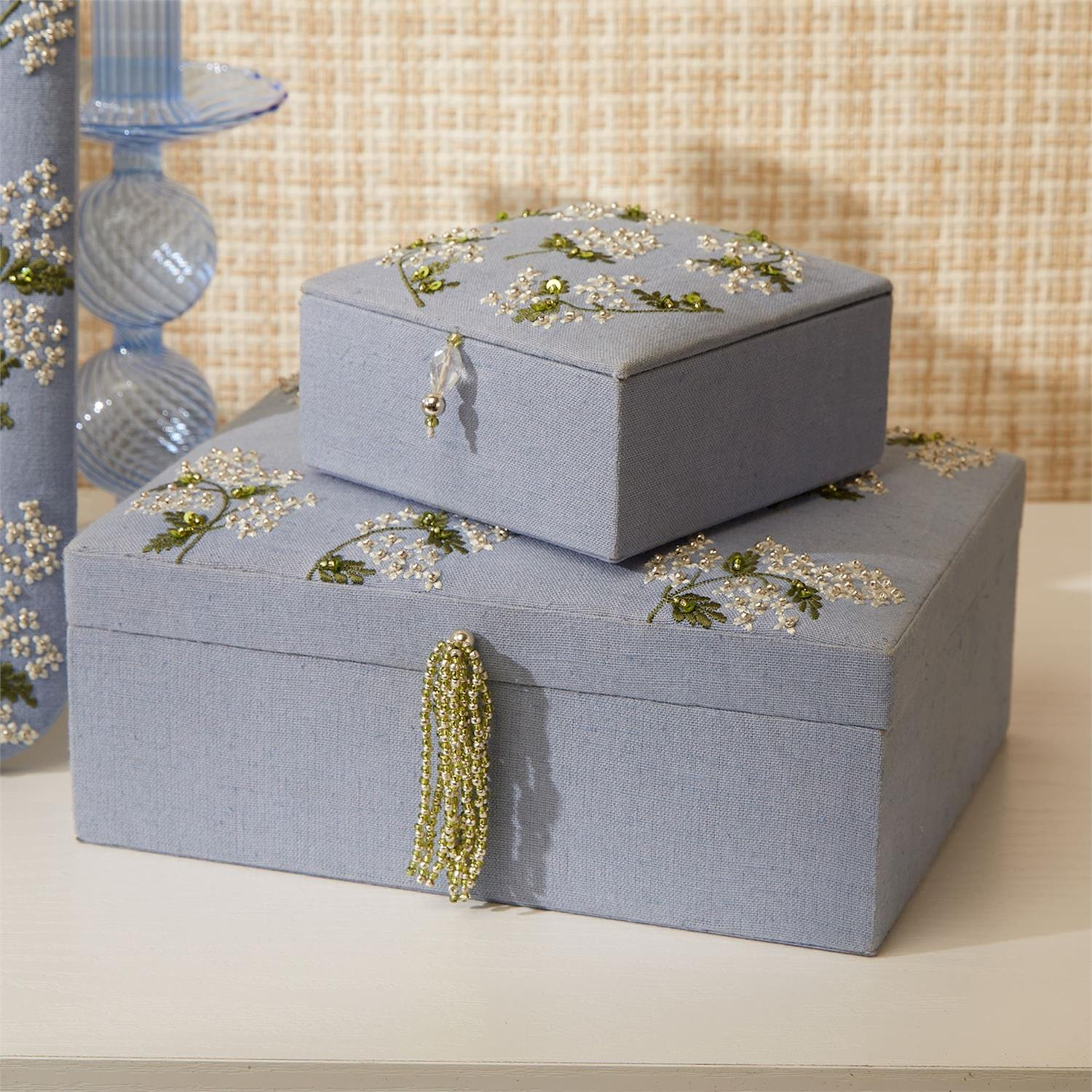 Handmade Square Hydrangea Embroidery Flip Top Ring Box Fabric Jewelry Package Box with Beads Tassel Travel Storage Jewelry Box