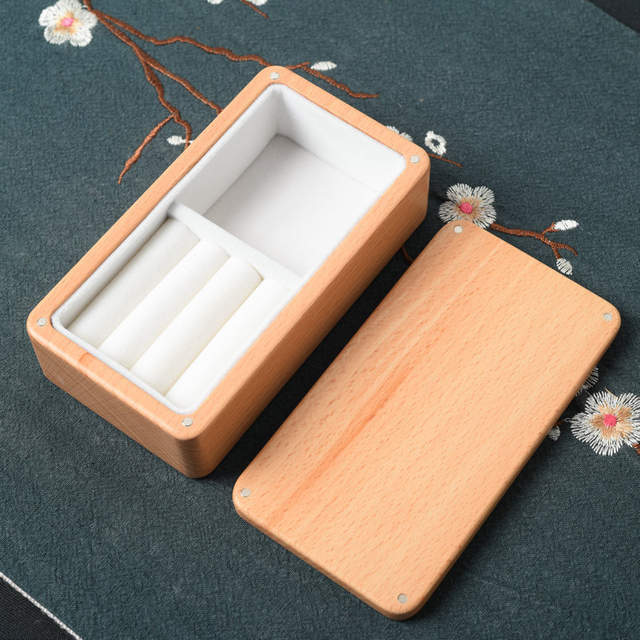 Simple solid wood jewelry box earrings necklace ring jewelry display box beech portable jewelry storage box