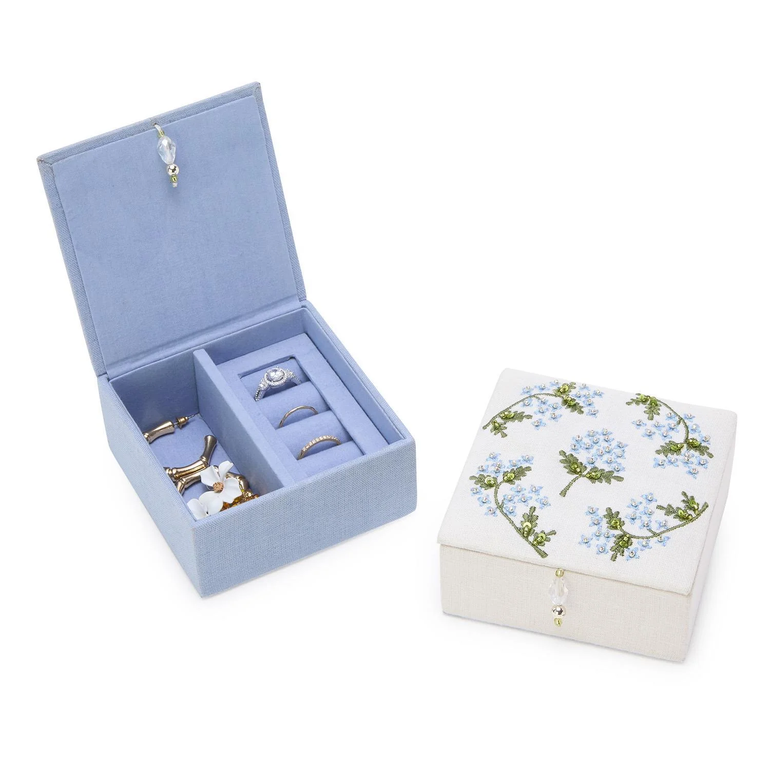 Handmade Square Hydrangea Embroidery Flip Top Ring Box Fabric Jewelry Package Box with Beads Tassel Travel Storage Jewelry Box