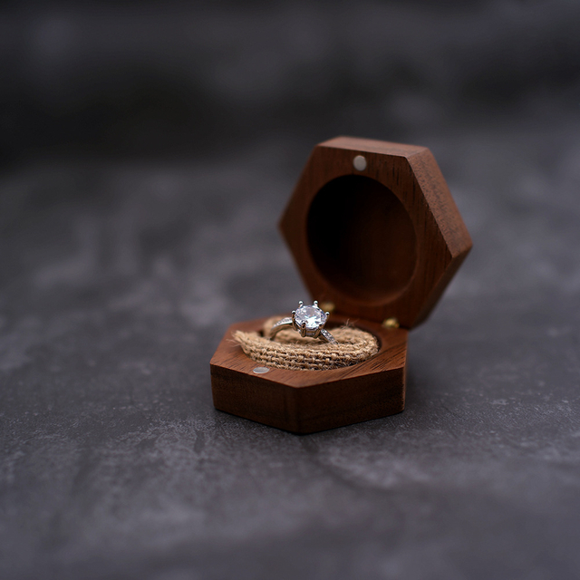 Luxury wedding gifts engagement hinged maganetic jewelry wooden ring box hexagonal wooden box