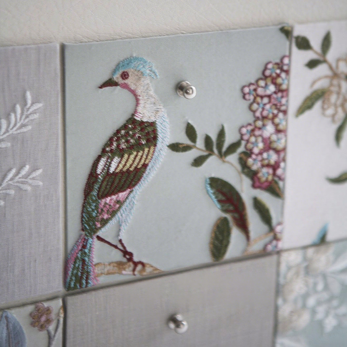 Fabric Hand Embroidery Makeup Organizer Box Snap Button Open Jewelry Packaging Bracelet Watch Storage Box Cosmetic Gift Box
