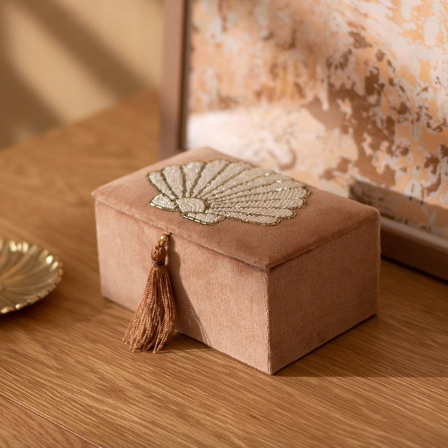 Luxury Velvet Seashell Pearl Jewelry Decorative Box Jewelry Packaging Box with Tassel Beaded Embroidered Jewelry Storage Box