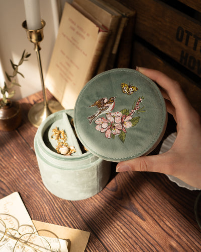 Morning Song Bird Embroidered Round Jewellery Box Soft Velvet Mini Necklace Organizer Embroidered Earrings Bracelet Display Box