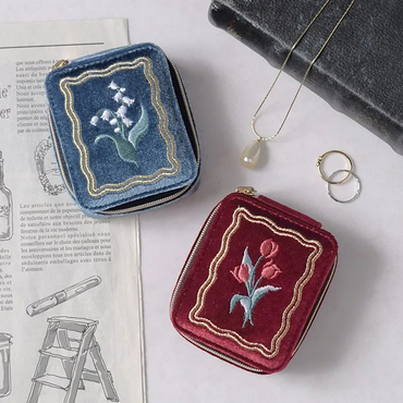 vintage jewelry box (1).jpg