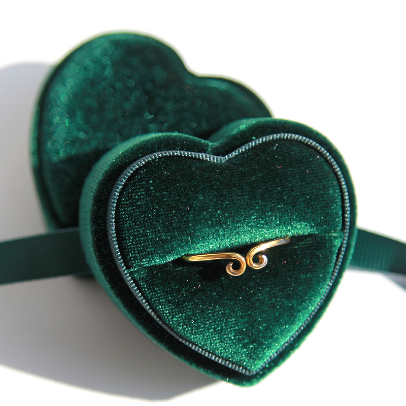 New Arrival Small Velvet Heart Shape Wedding Ring Earring Necklace Jewelry Packaging Box with Ribbon