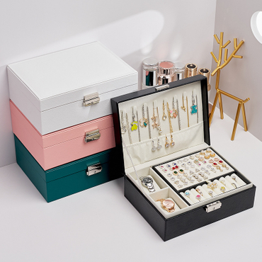leather jewelry storage box (4).jpg