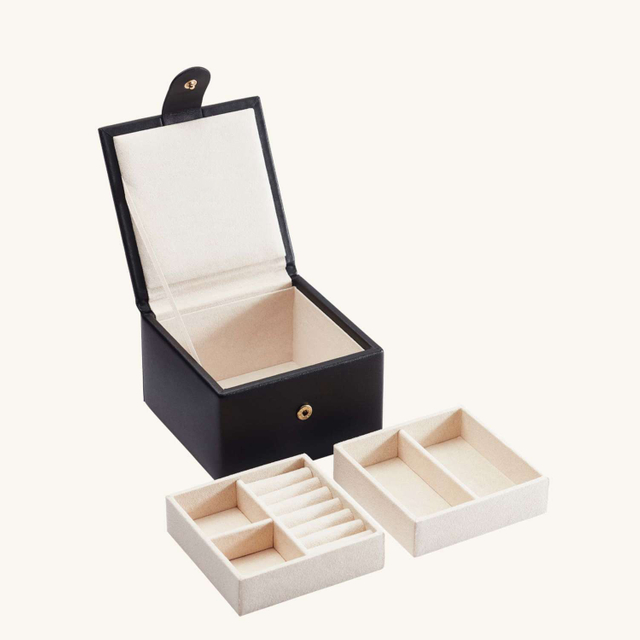 Mini Pu Leather Jewelry Storage Box Earring Ring Packaging Microsuede Interior Lining Magnetic Flip Leather Ring Box 