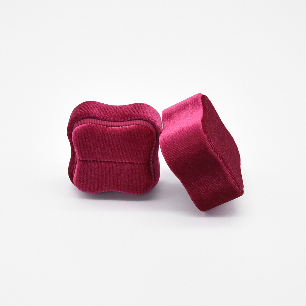 Clover ring box
