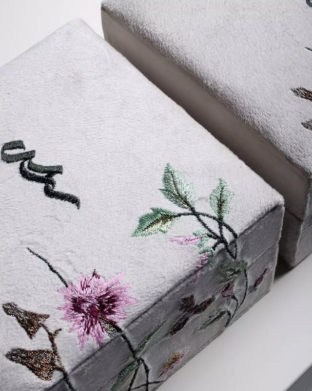 Customizable Flowers Embroidered Watch Jewelry Box Packaging Logo Fabric Single Watch Organizer Necklace Watch Display Box 