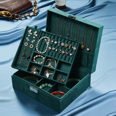 velvet jewelry storage box (1).jpg