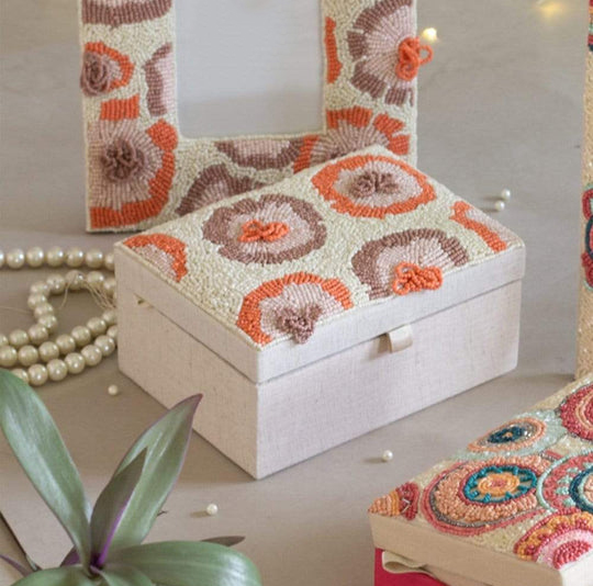 Custom Wooden Embroidery Jewelry Ring Storage Box Organizer Tray Fancy Multi-color Beaded Jewelry Packaging Box with Logo