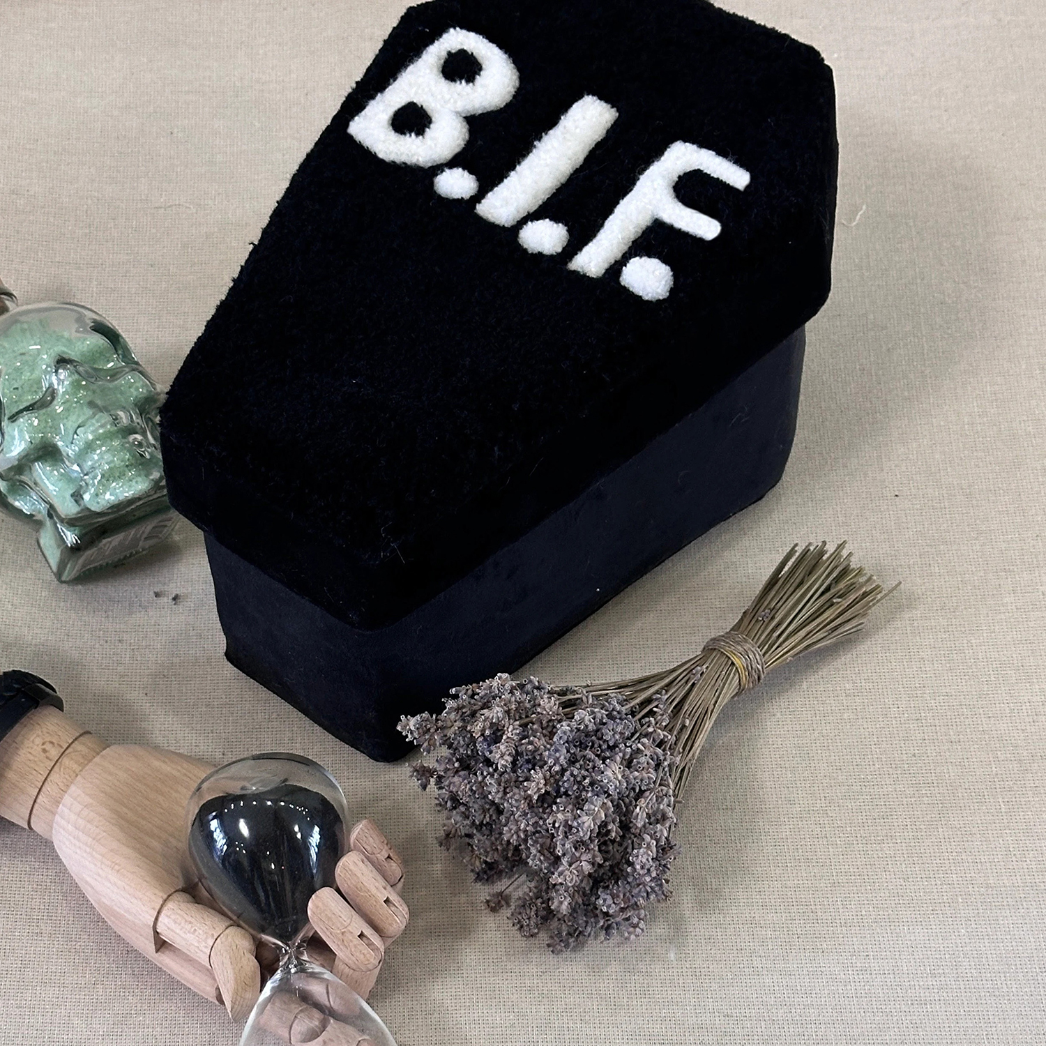 Custom Black Halloween Embroidered Velvet Jewelry Storage Box Necklace Earring Ring Gothic Coffin Shaped Jewellery Packaging Box