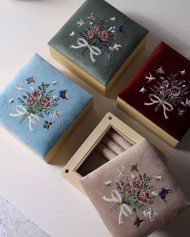 Hand Wooden Jewelry Ring Box Home Display Fabric Velvet Fabric Earring Storage Box Organizer MDF Embroidery Box Packaging