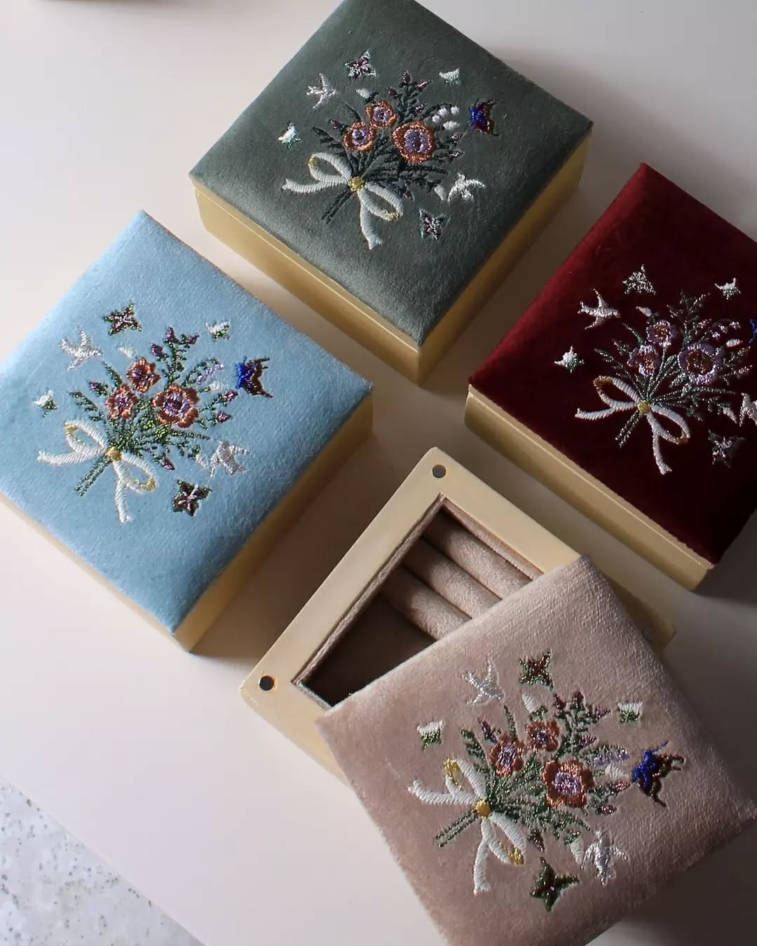 Hand Wooden Jewelry Ring Box Home Display Fabric Velvet Fabric Earring Storage Box Organizer MDF Embroidery Box Packaging